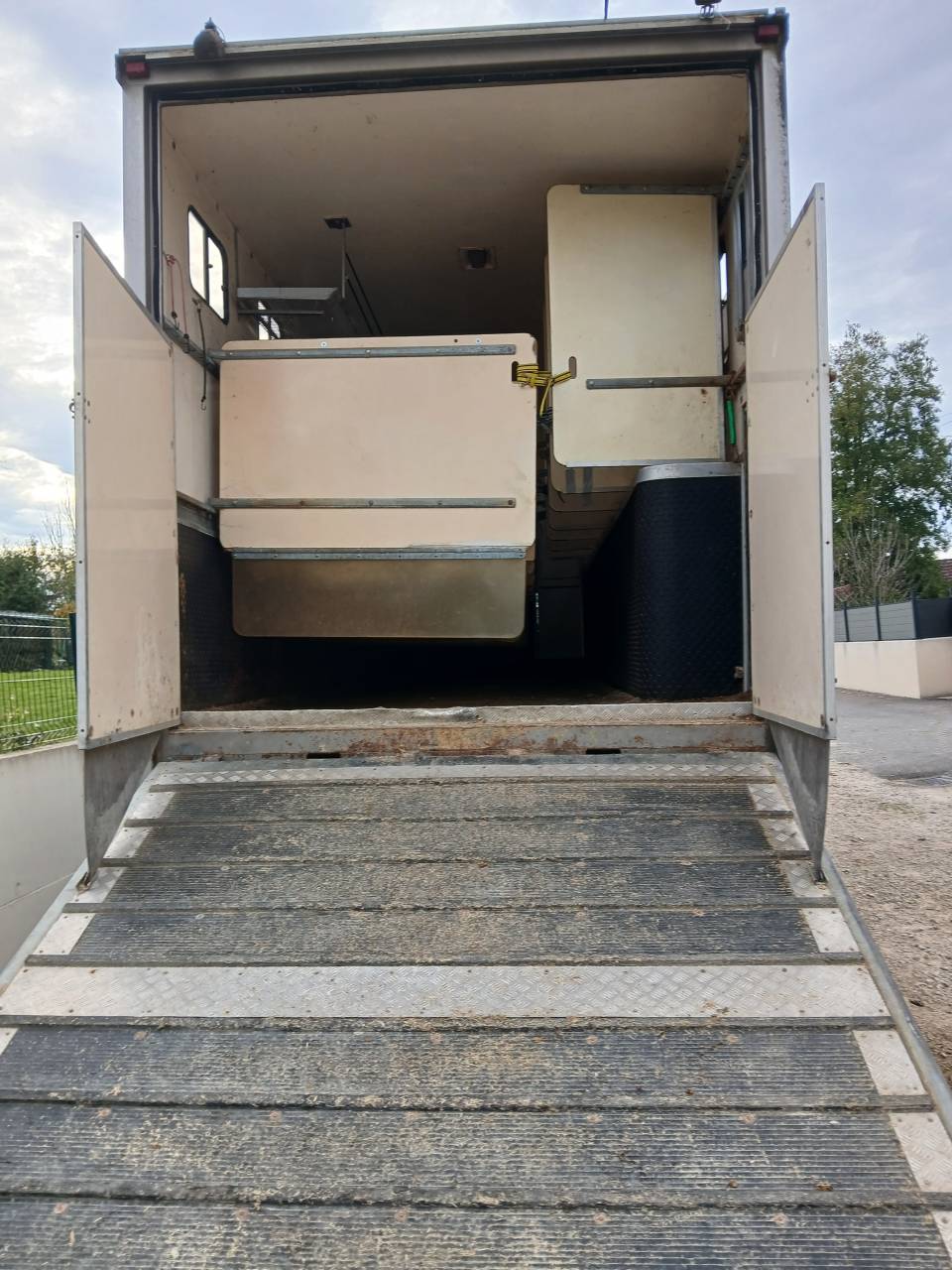 Camion pl 8 chevaux avec home car