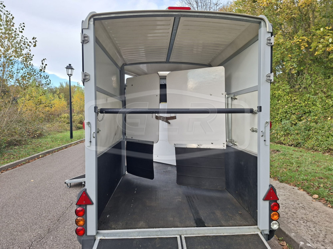 VAN OCCASION – IFOR WILLIAMS – HB 511 OBLIQUE PONT PORTE – 2 PLACES  - 2017
