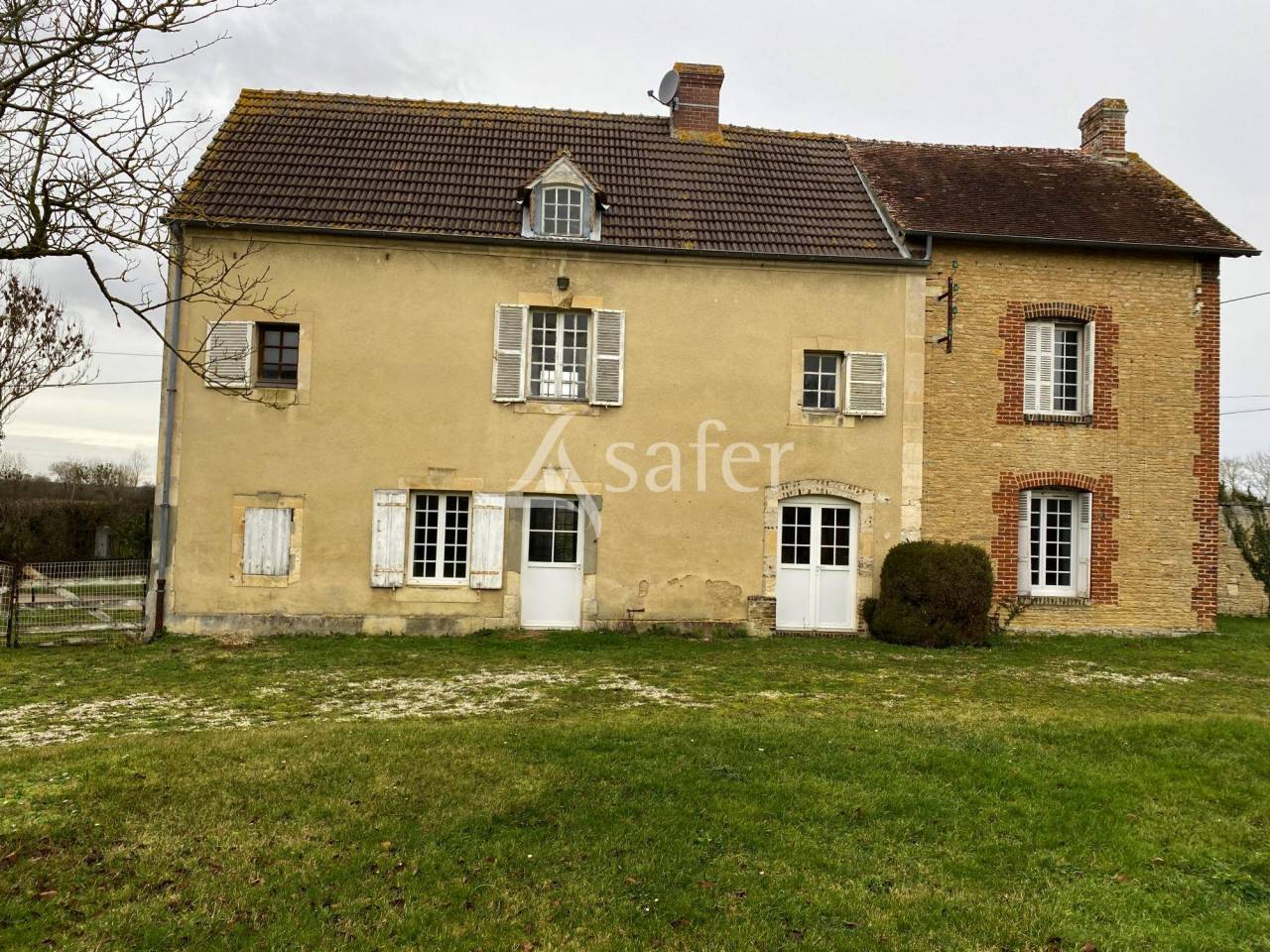 A vendre pour tout ou partie : Corps de Ferme 4 hectares Pays d'