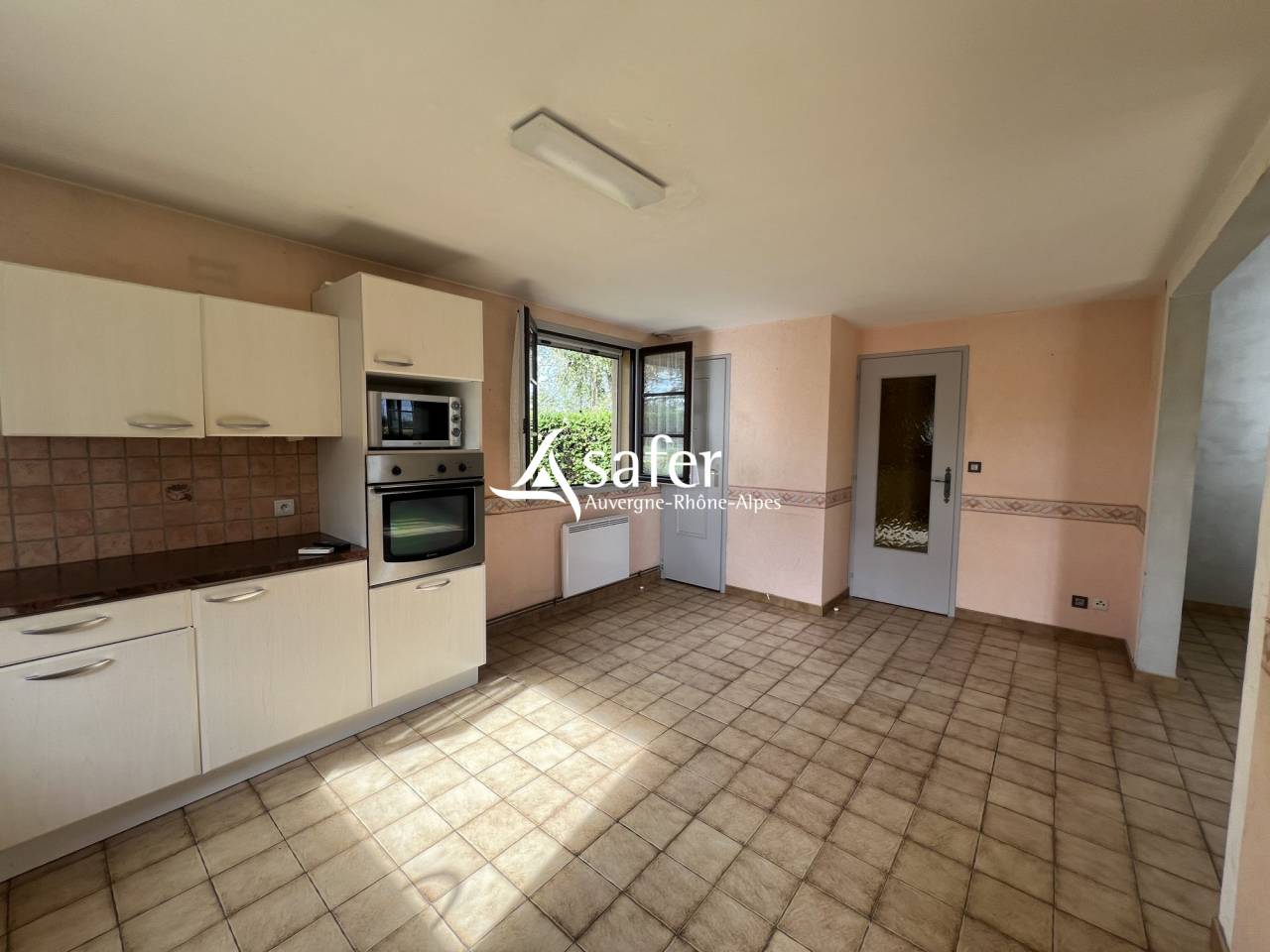 MAISON TRADITIONNELLE - ST PIERRE DE CHANDIEU