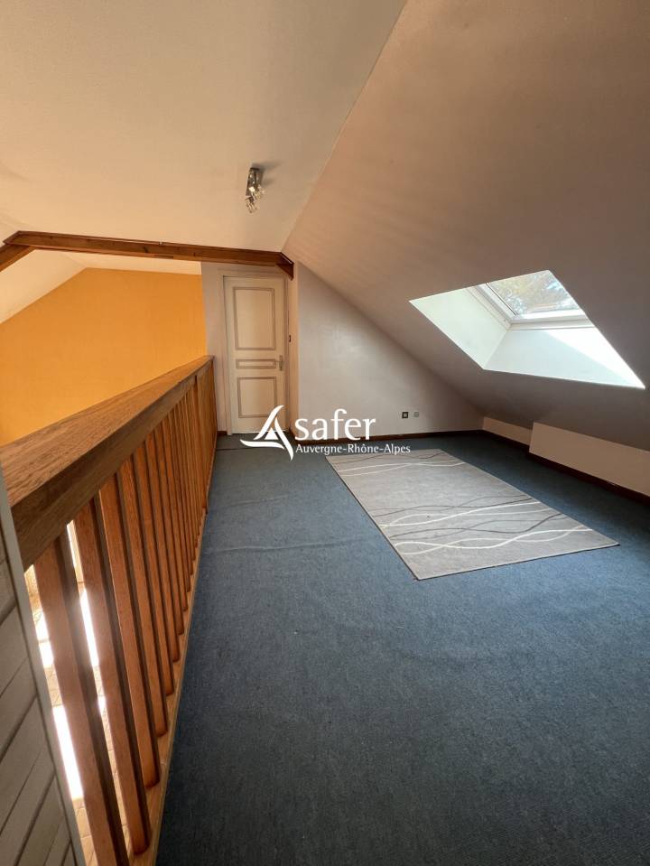 MAISON TRADITIONNELLE - ST PIERRE DE CHANDIEU