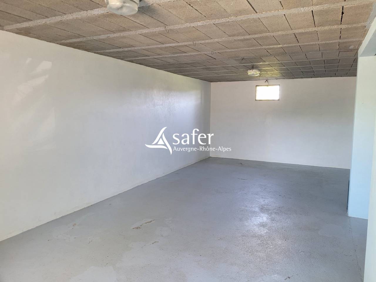 MAISON TRADITIONNELLE - ST PIERRE DE CHANDIEU