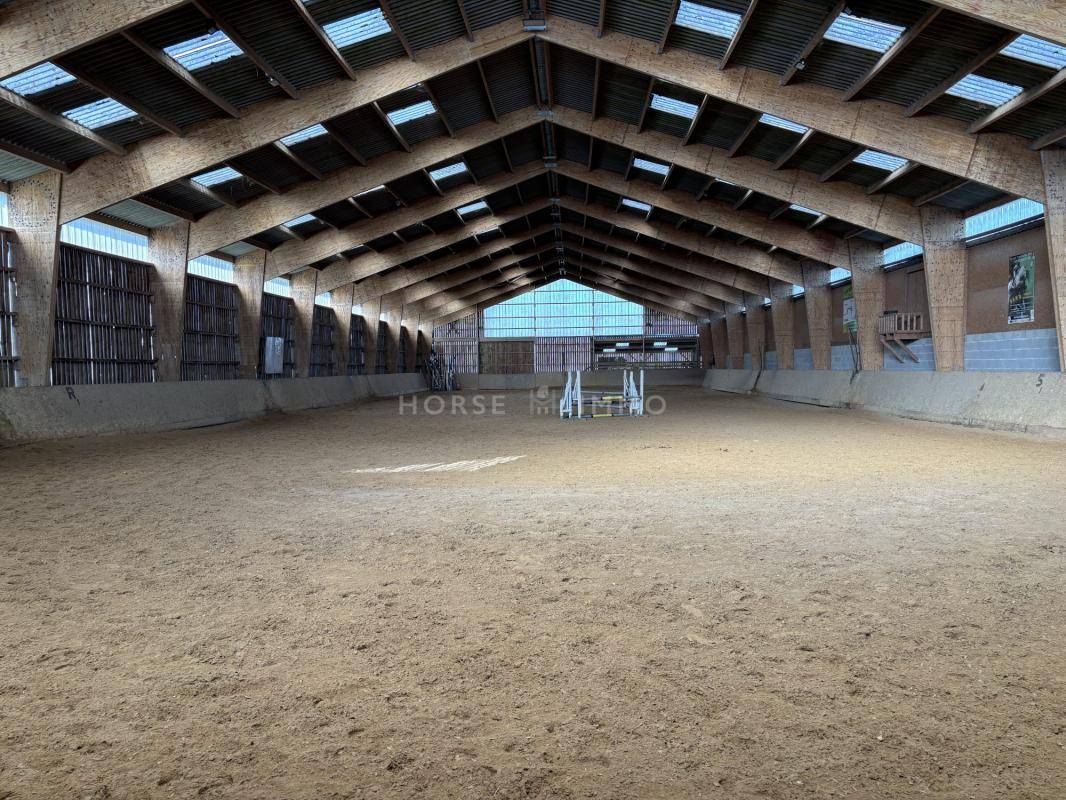 Centre &eacute;questre op&eacute;rationnel - 15 ha &agrave; proximit&eacute; de Nantes