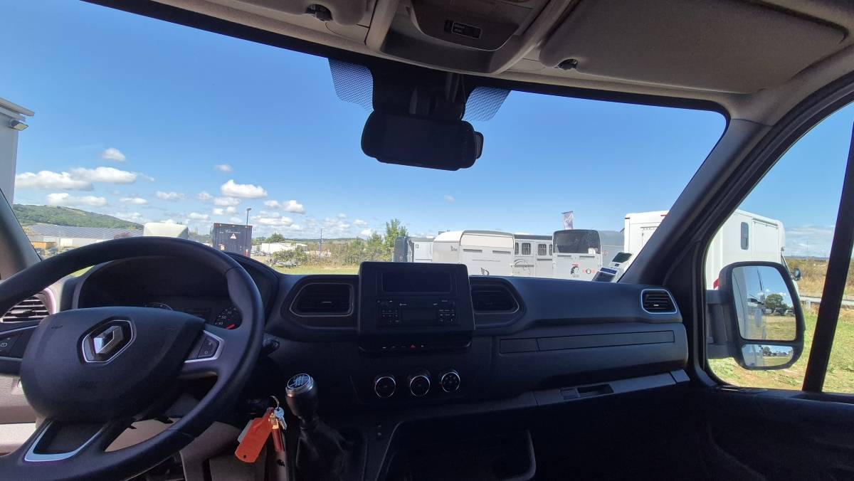 VL 2 chevaux stalle - 2022 - 60715 km 