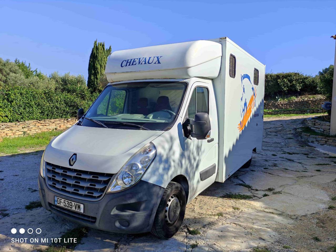 Vends Renault Master transport de chevaux 