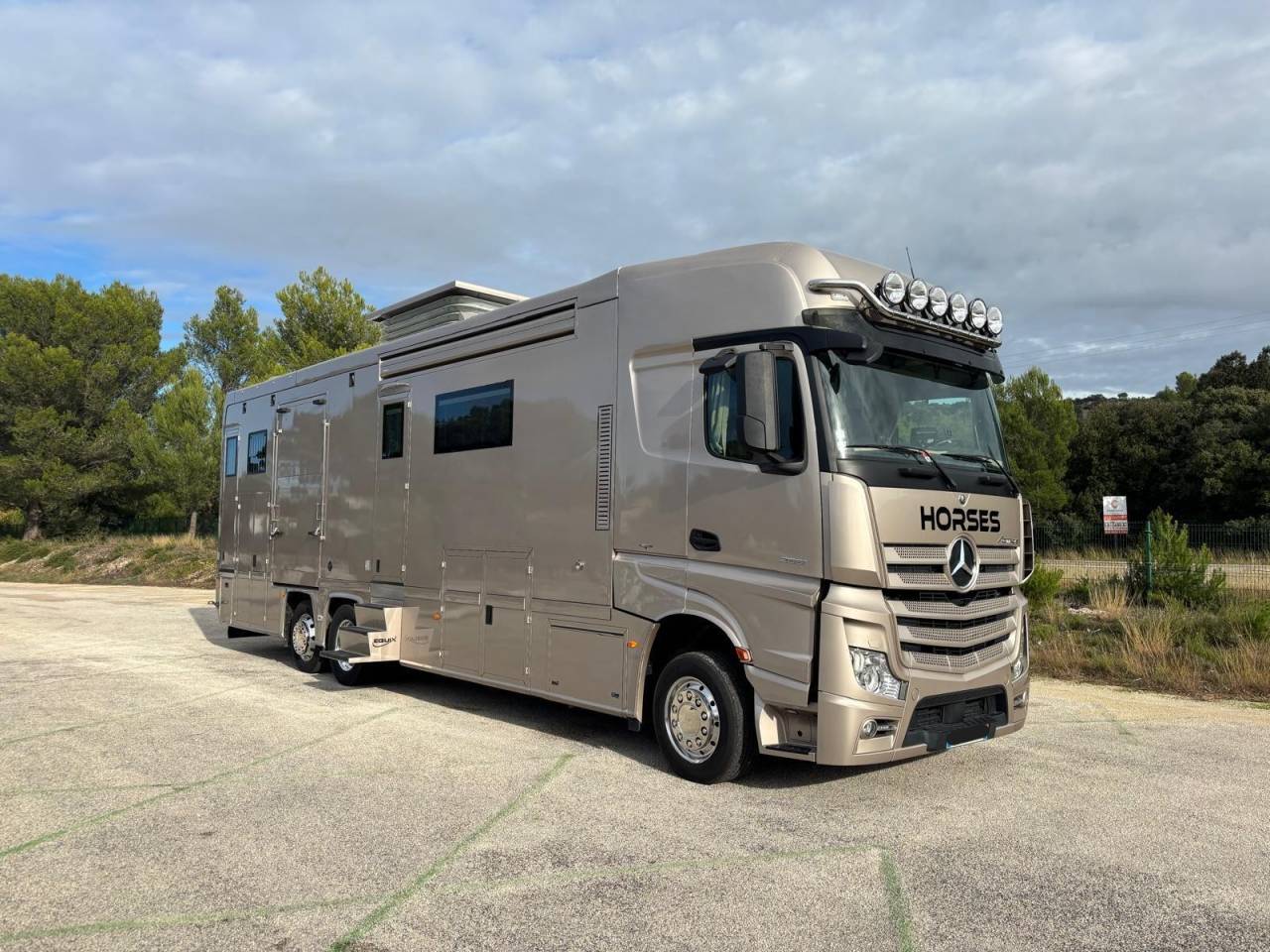 EQUIX MERCEDES 25/510 2 CHEVAUX