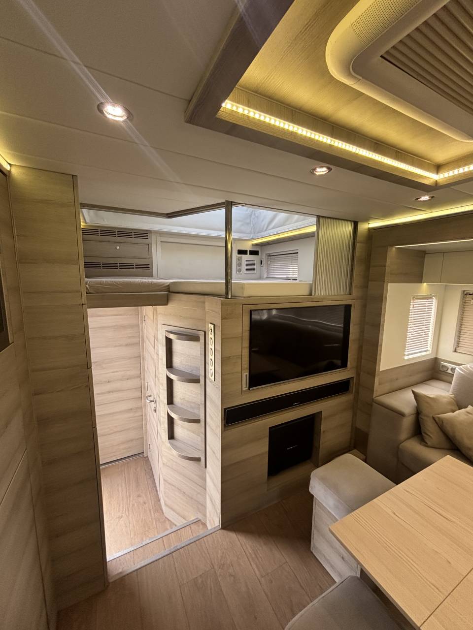 à vendre volvo FH540 carrosserie EQUIX