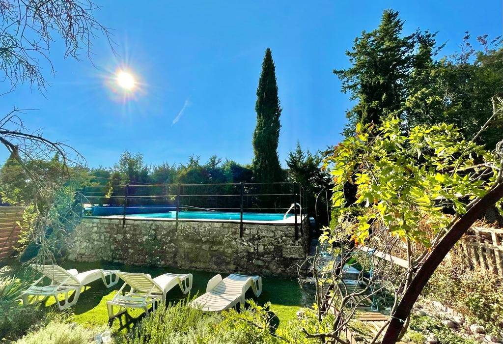 Loft provençal avec dépendance et installations équestres 