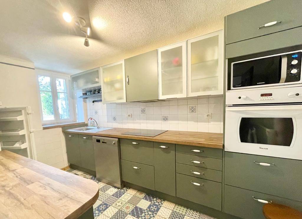 Loft provençal avec dépendance et installations équestres 