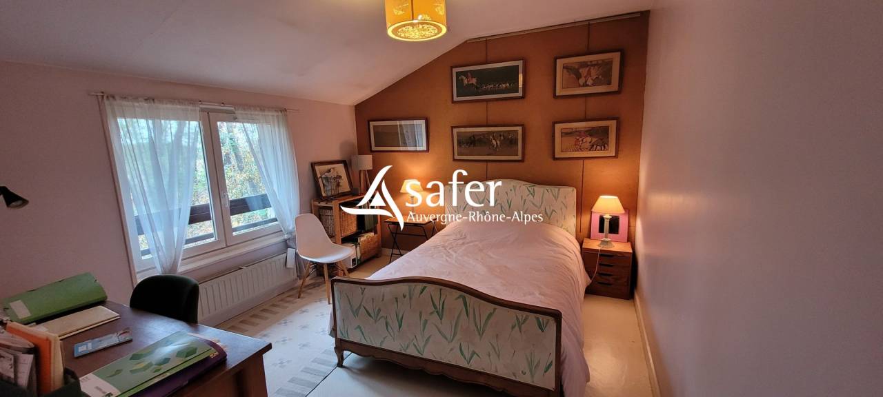 Propriété équestre sur 1,60 ha avec maison d'habitation