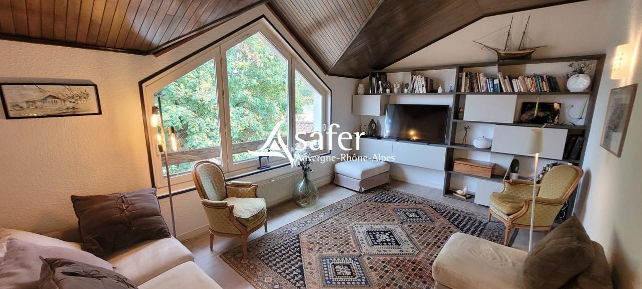 Propriété équestre sur 1,60 ha avec maison d'habitation