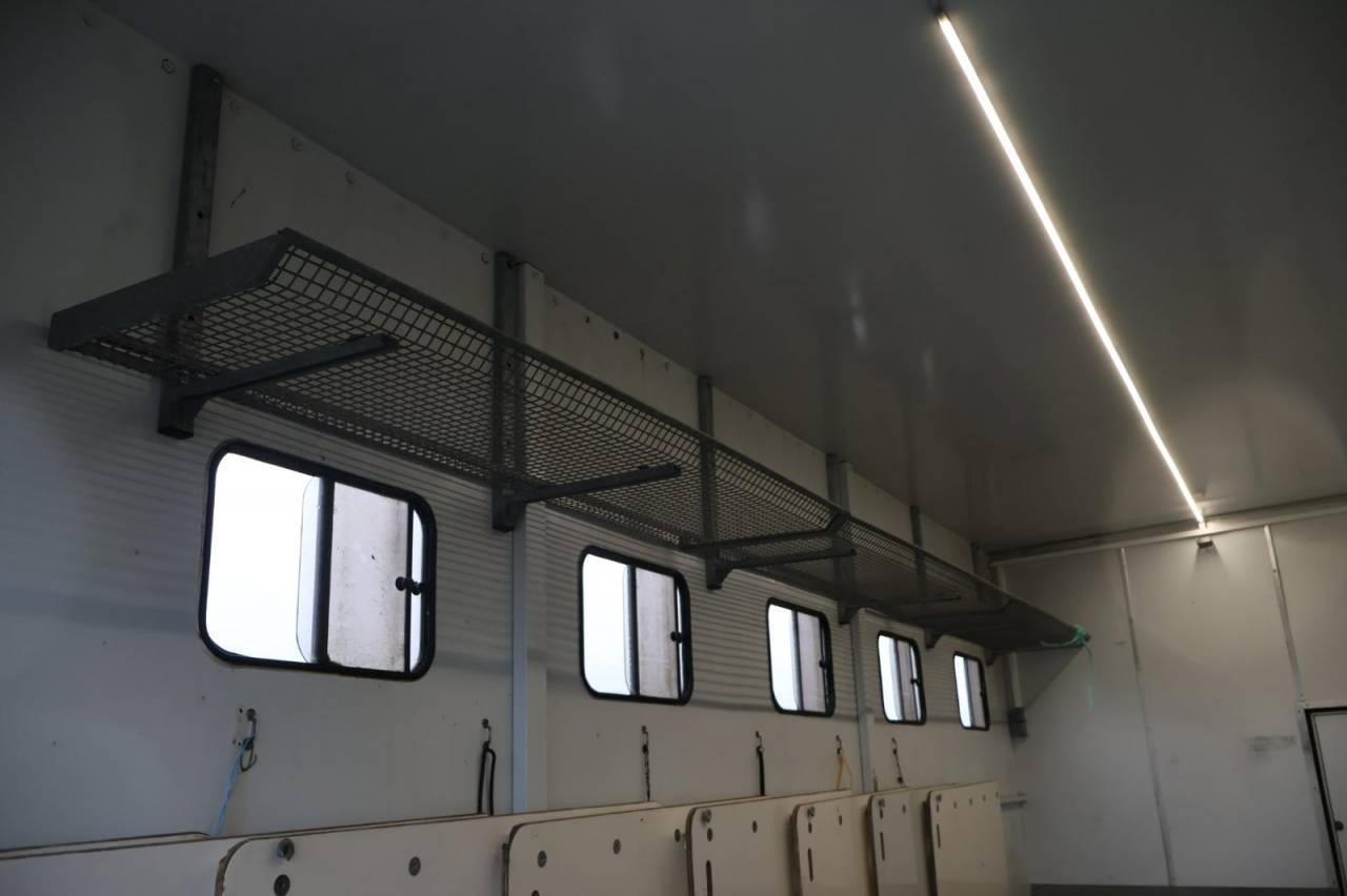 SEMIE REMORQUE 10P-APPARTEMENT LUXE 8P-SCANIA R520 V8