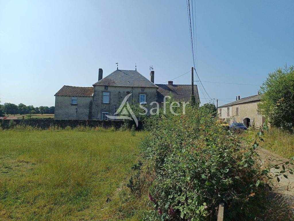 Propri&eacute;t&eacute; d'&eacute;levage d'environ 94 ha 50 bien group&eacute;s