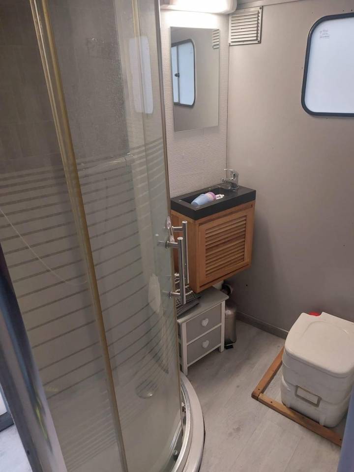 6 places chevaux - 4 places home car