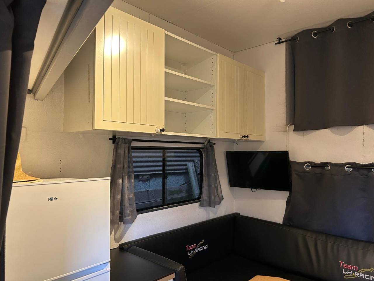 6 places chevaux - 4 places home car