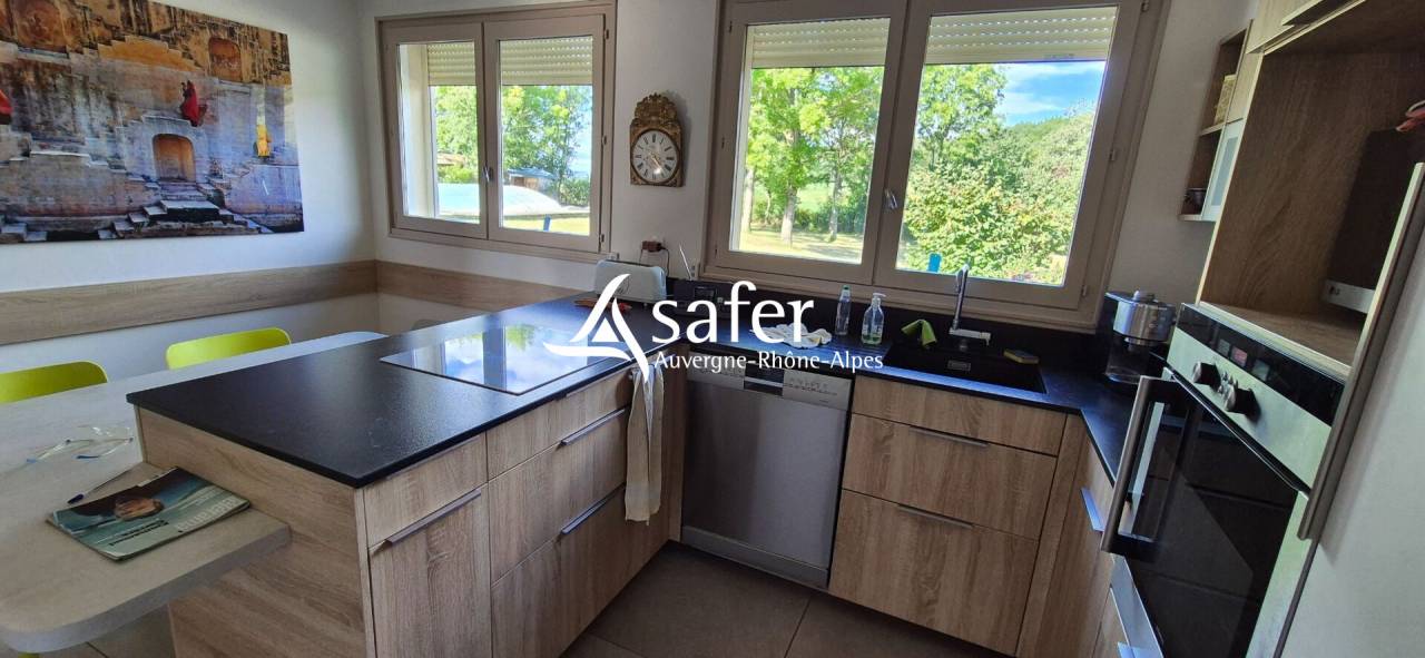 MAISON TRADITIONNELLE EN ZONE NATURELLE