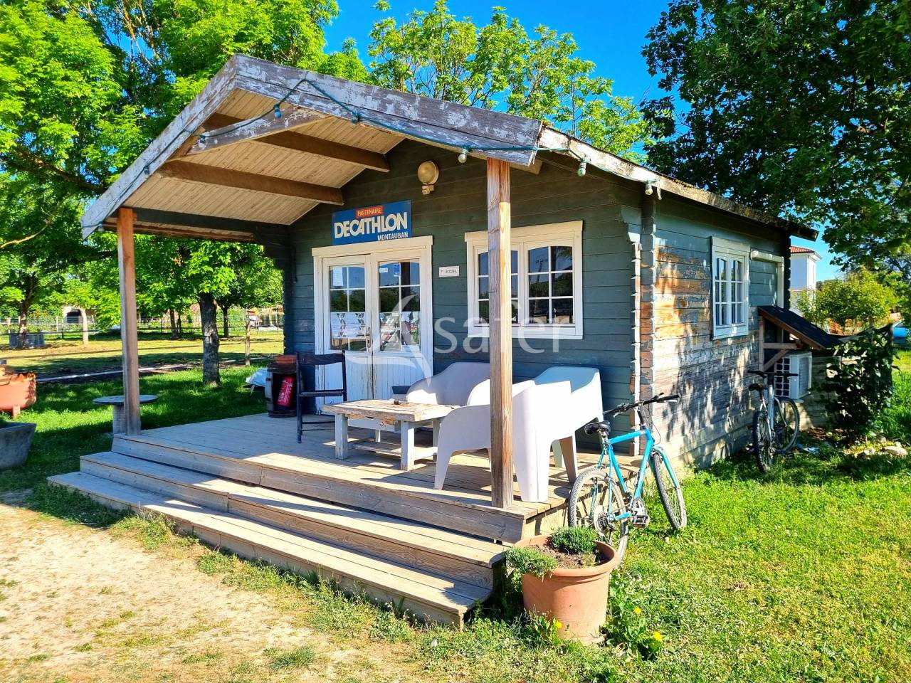 Joli Centre Equestre pr&ecirc;t &agrave; reprendre secteur Montauban