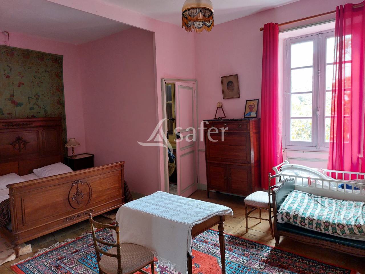 Maison de maître et gîtes sur 11ha en Périgord vert