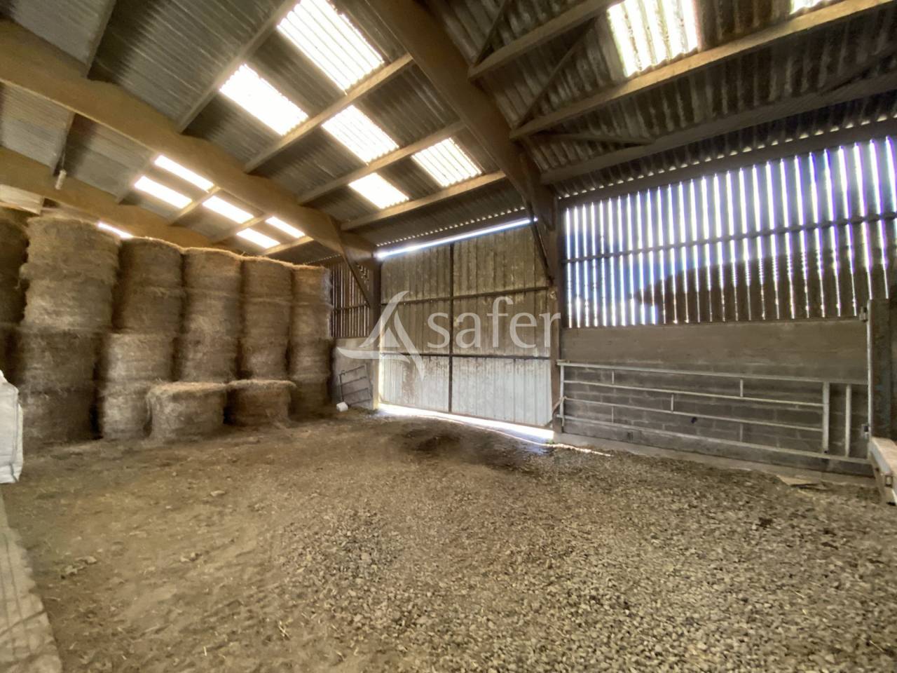 Propriété herbagère 4 ha 53 a (23ha en location possible)