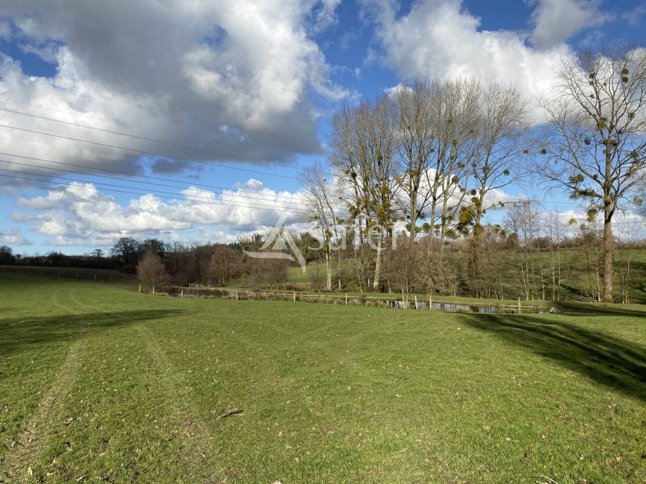 Propriété herbagère 4 ha 53 a (23ha en location possible)