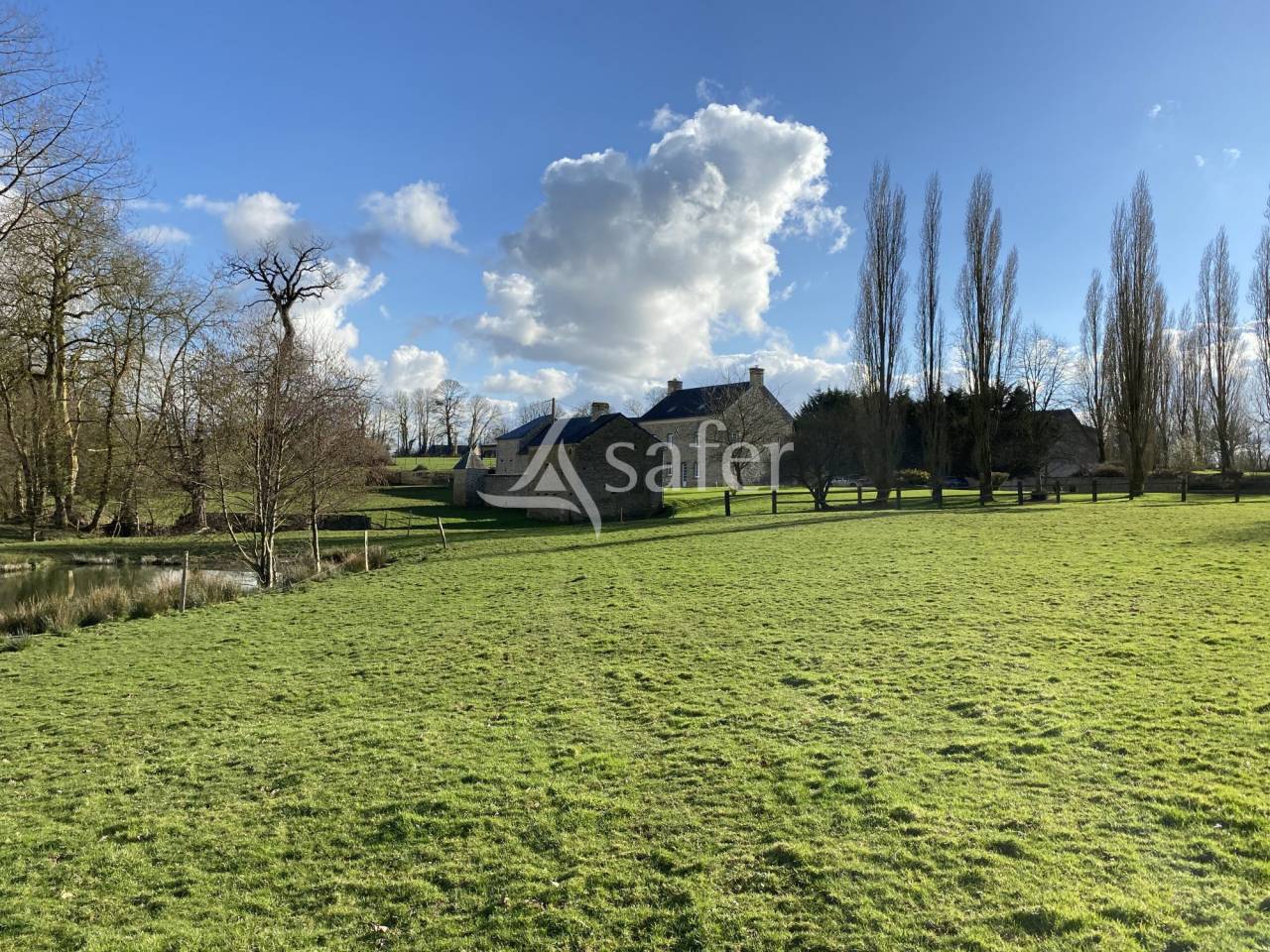 Propriété herbagère 4 ha 53 a (23ha en location possible)