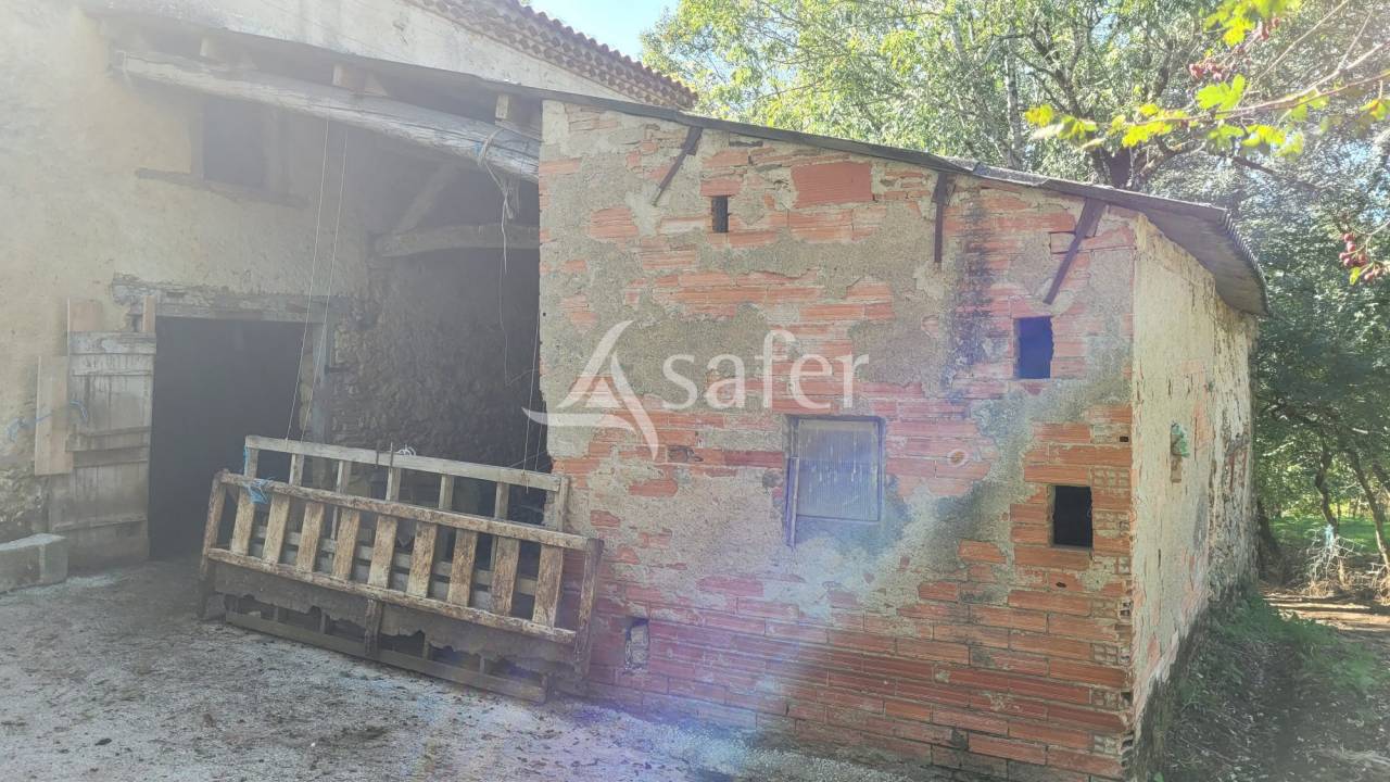 Corps de ferme 18 hectares d'un seul tenant idéal projet éleva