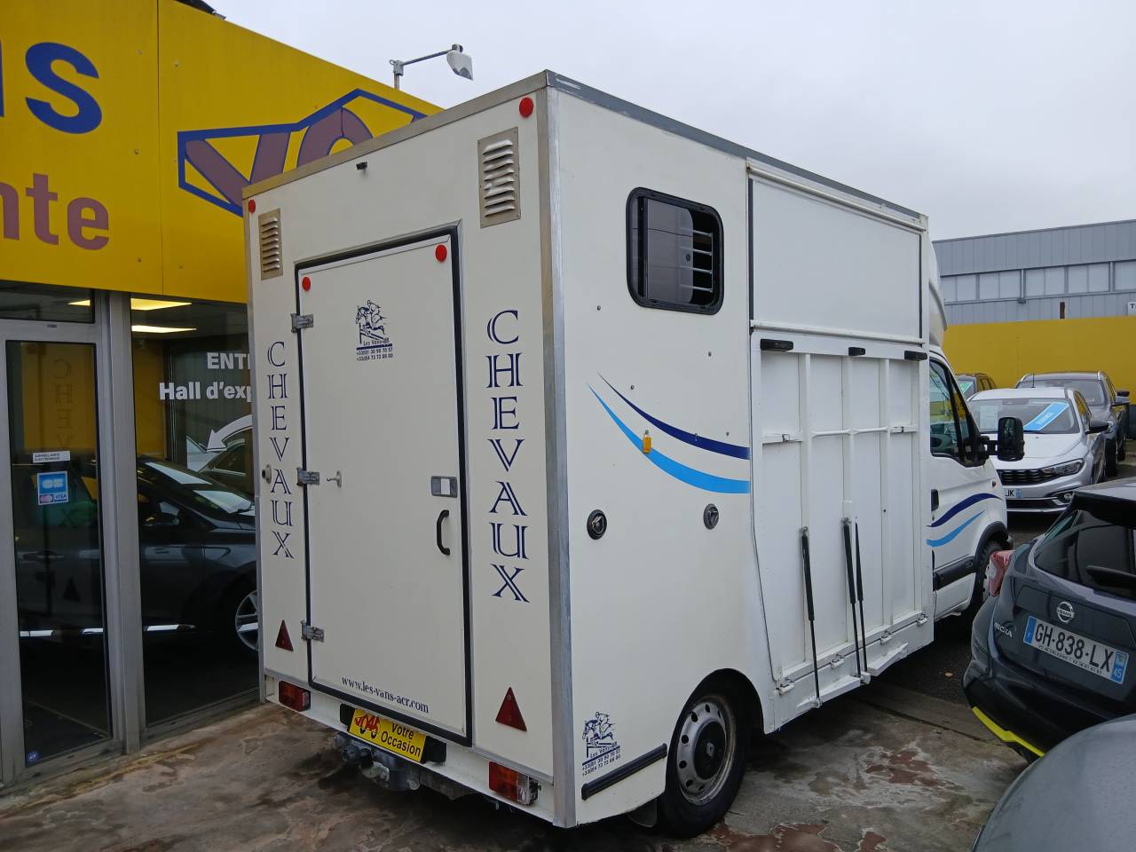 RENAULT MASTER 2.8 dTi Transport pour deux chevaux