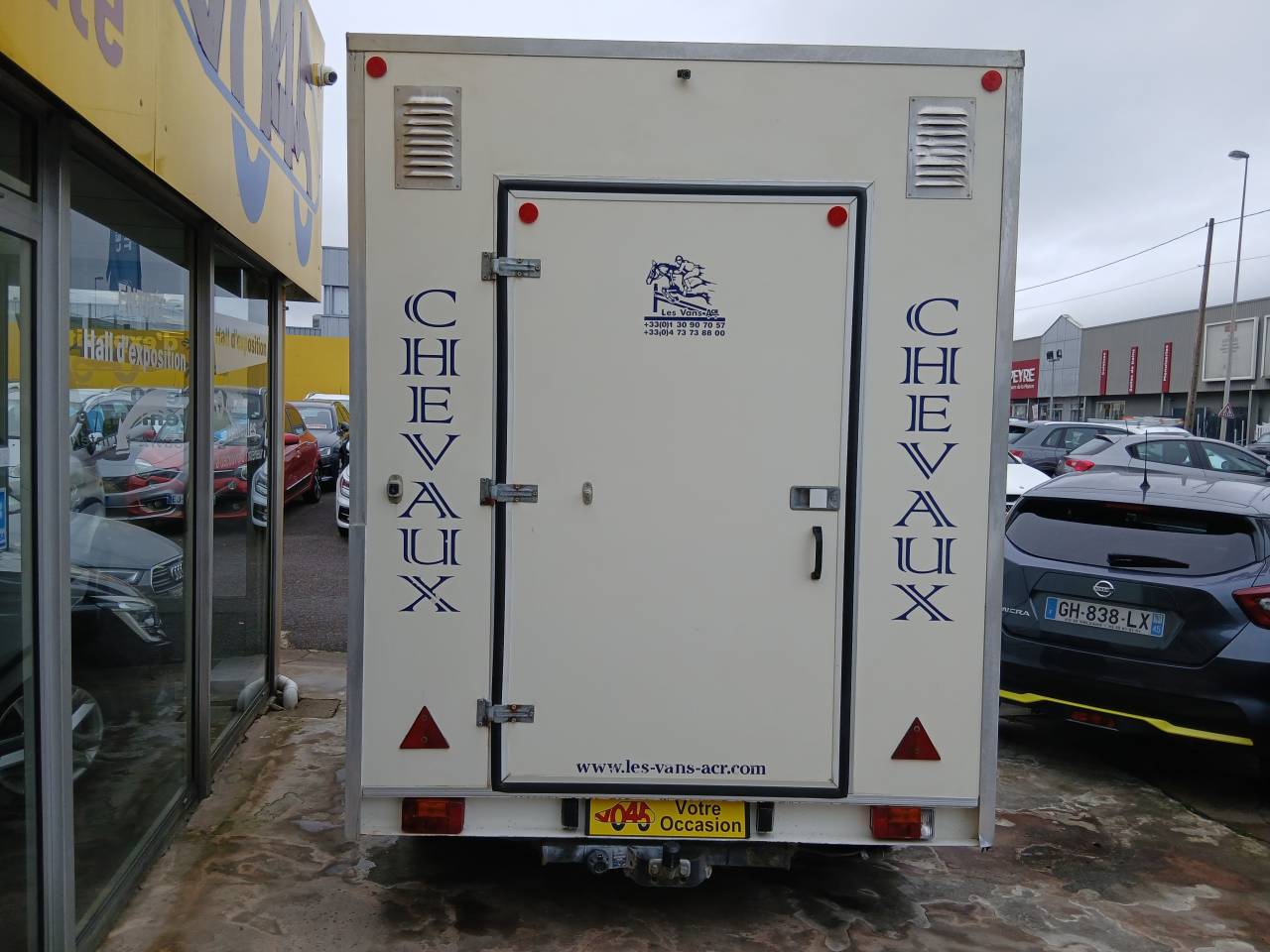 RENAULT MASTER 2.8 dTi Transport pour deux chevaux