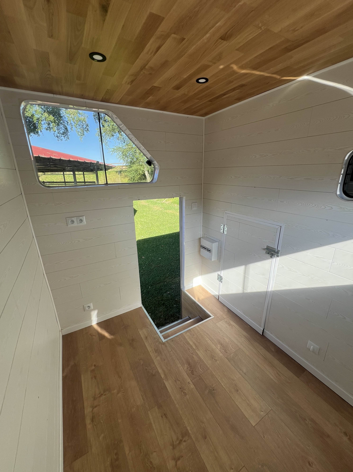 Mercedes Atego 4 places chevaux + espace cavalier