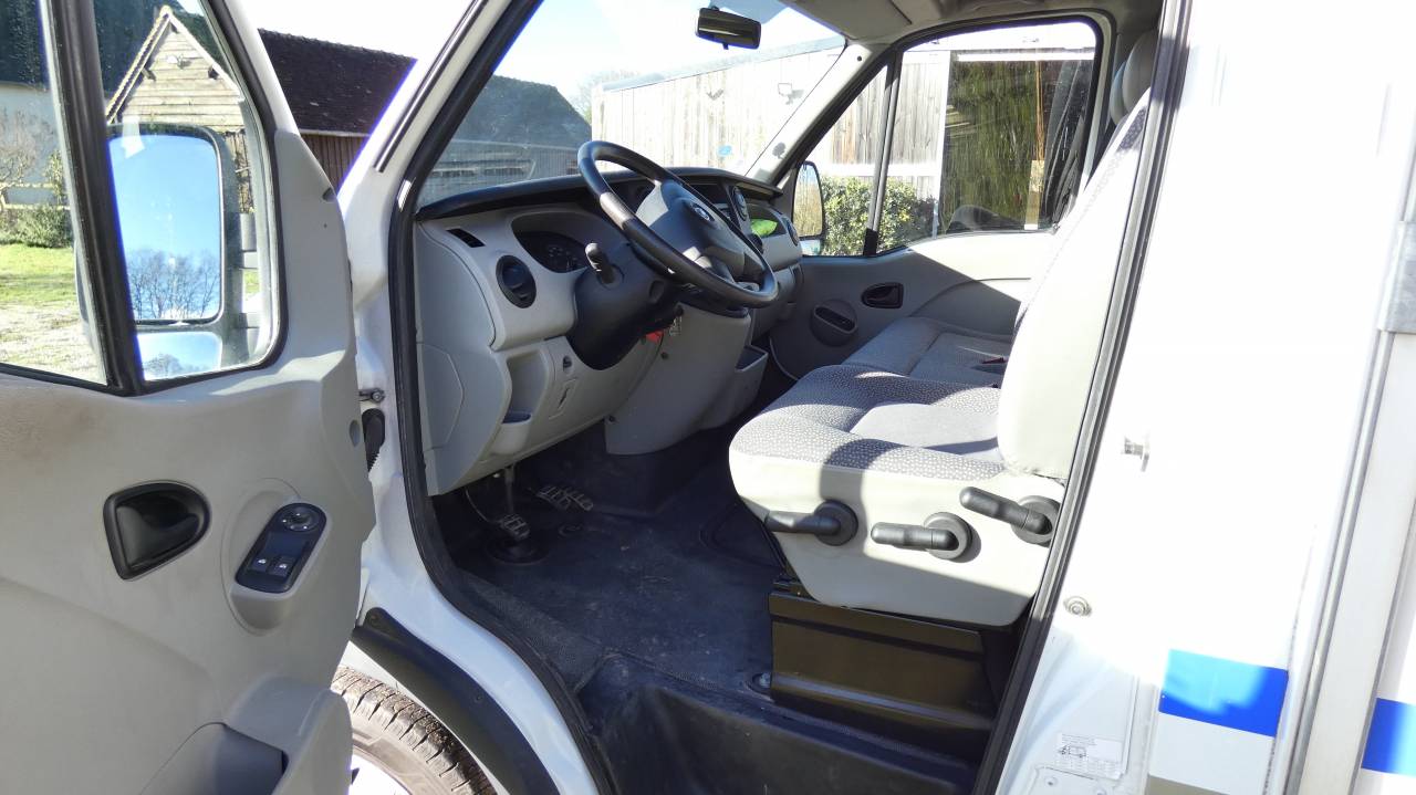 vends VL opel Movano deux chevaux de marque Fautras 