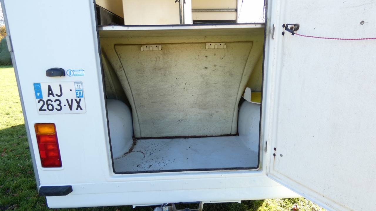 vends VL opel Movano deux chevaux de marque Fautras 