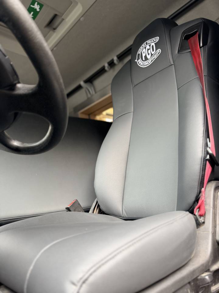 Camion chevaux 7 places home car 