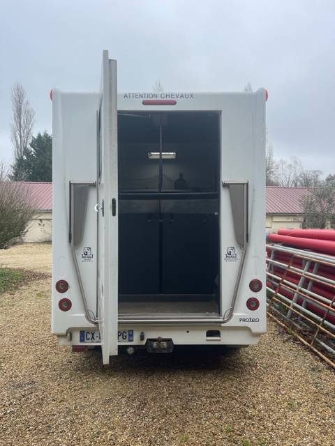 180cv/2013/185000km/cab 5pl/41400 e /theault