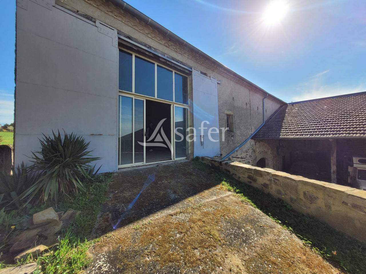 Grange avec CU accept&eacute; + b&acirc;ti agricole id&eacute;al activit&eacute; agrico