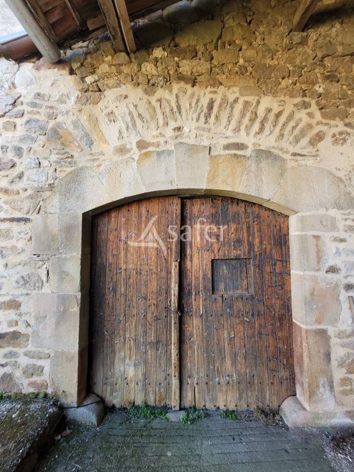 Grange avec CU accept&eacute; + b&acirc;ti agricole id&eacute;al activit&eacute; agrico