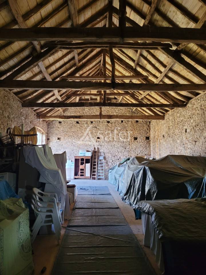 Grange avec CU accept&eacute; + b&acirc;ti agricole id&eacute;al activit&eacute; agrico