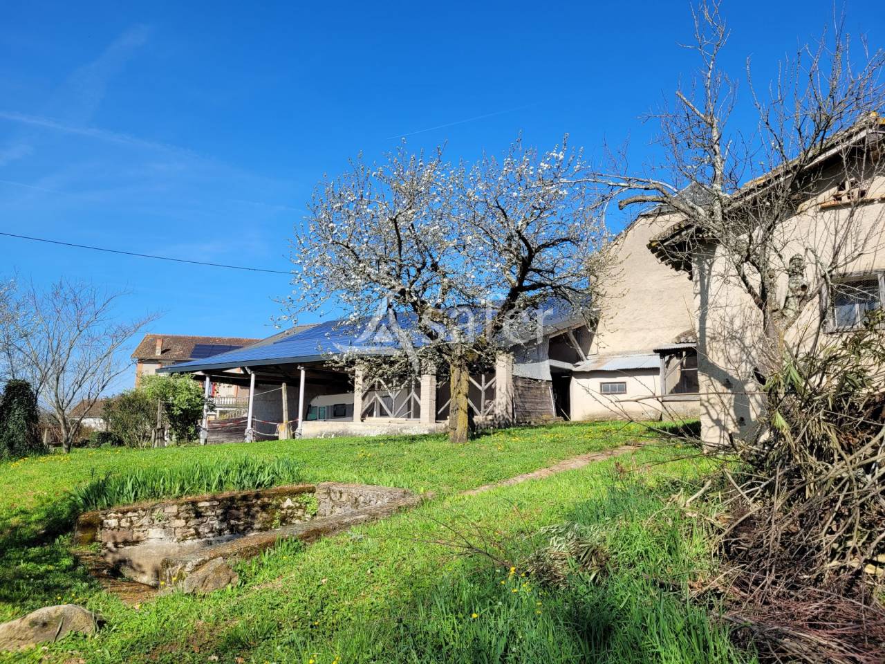 Grange avec CU accept&eacute; + b&acirc;ti agricole id&eacute;al activit&eacute; agrico