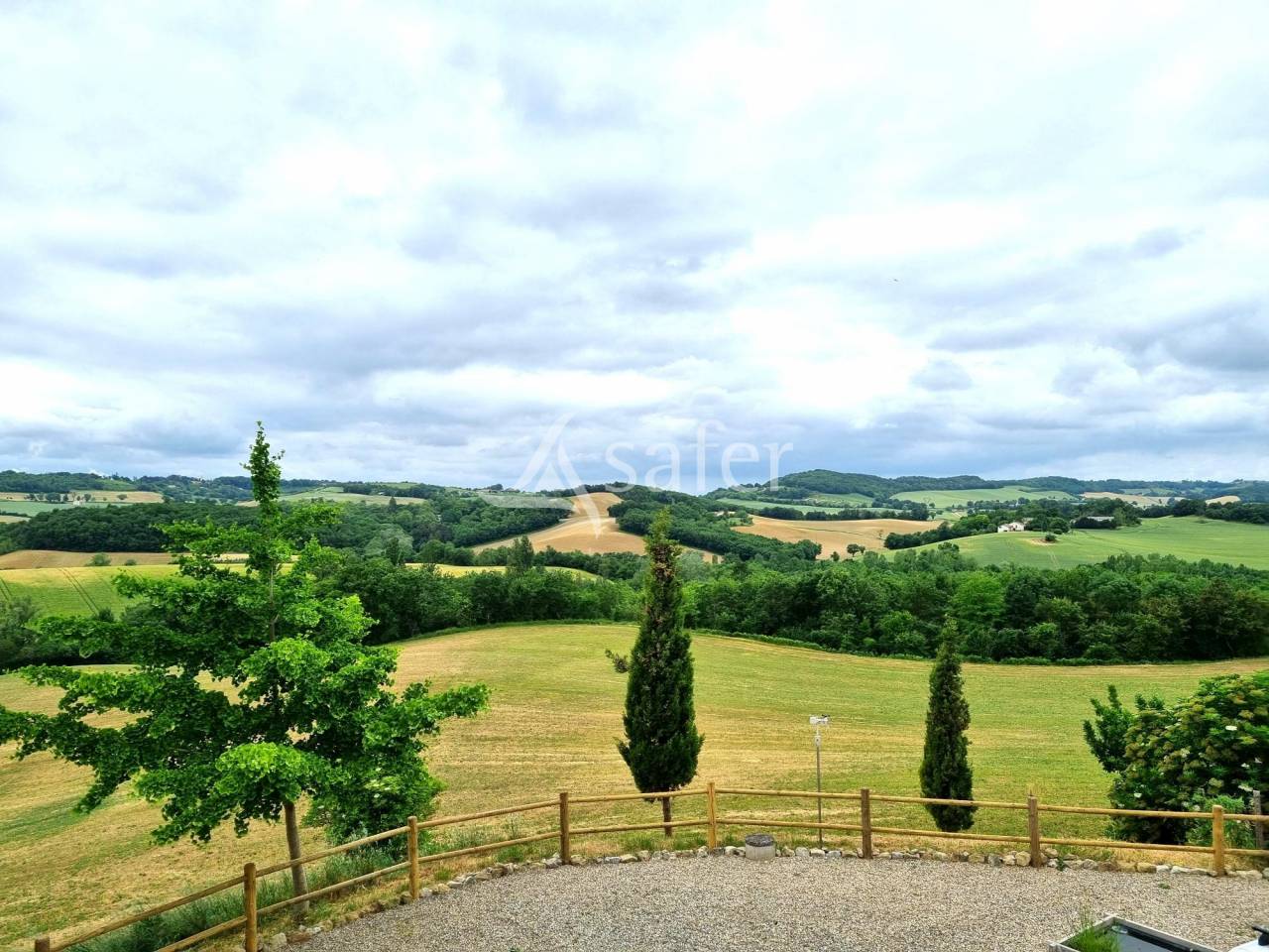 Corps de ferme id&eacute;al &eacute;levage et g&icirc;te 15ha de terres Lavaur