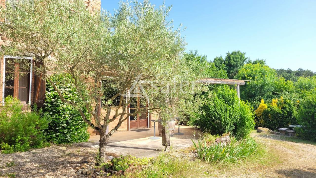 Exploitation agricole g&icirc;te 11ha Gaillac Albi Cordes sur Ciel