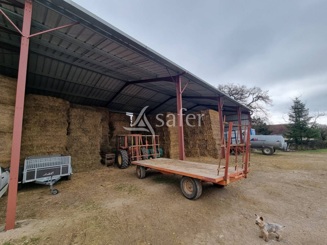 Exploitation d'&eacute;levage sur 40 ha dans le Limargue lotois