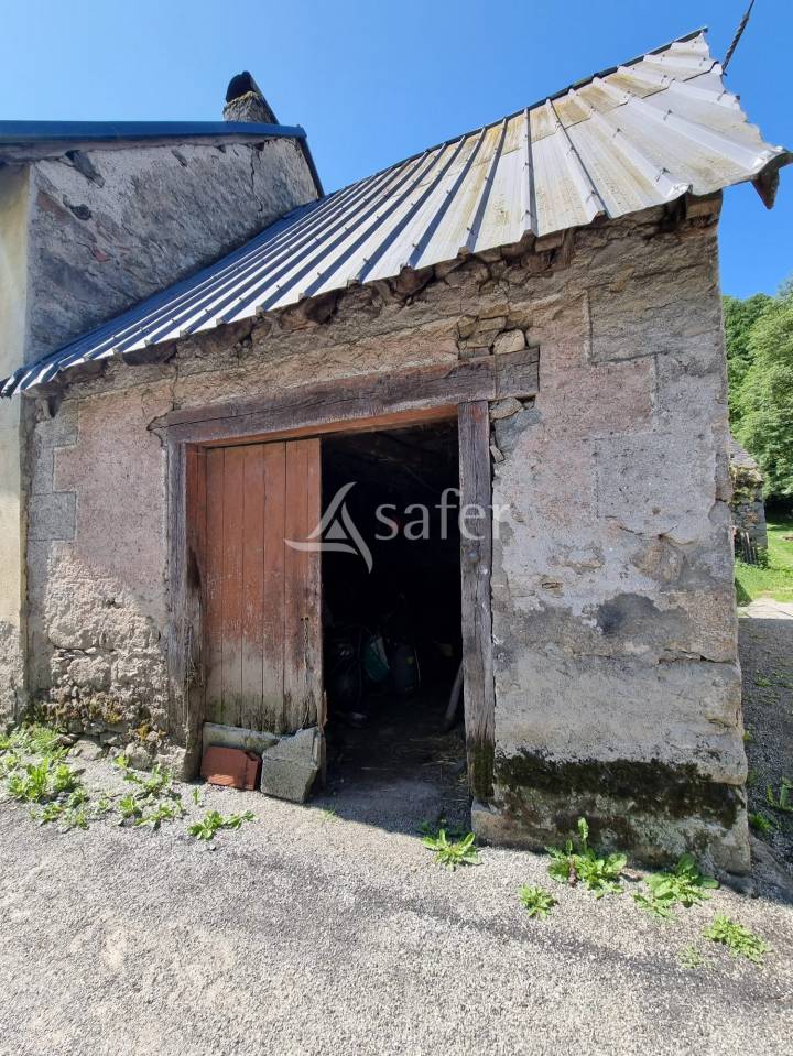 Propri&eacute;t&eacute; agricole sur 7 ha dans la vall&eacute;e du Garbet