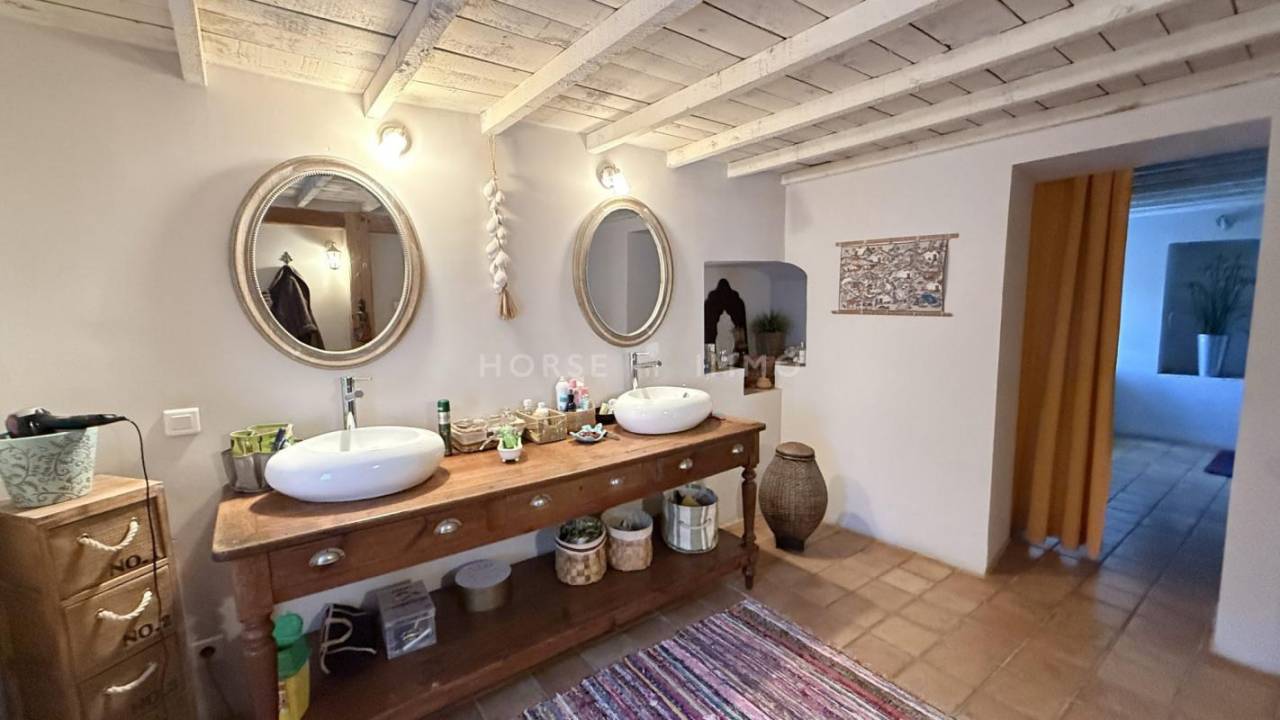 L'Art de Vivre Cévenol, entre Élégance, Nature et Sérénit