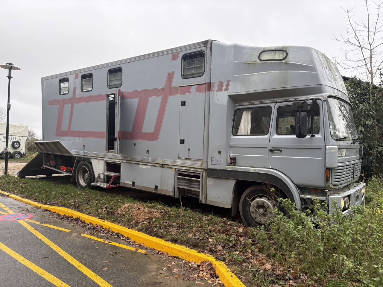 Vend pl 8 chevaux renaullt