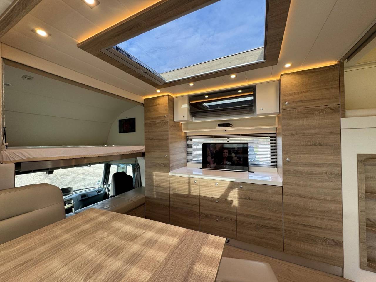 STX 6 CHEVAUX AVEC POP OUT ET PUSH UP