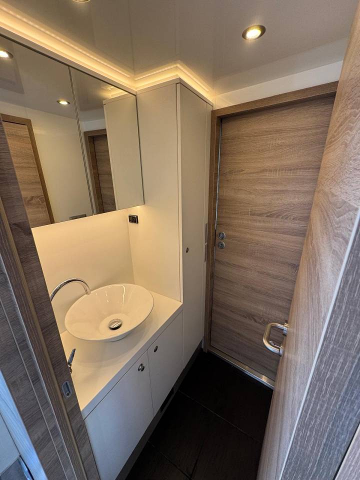 STX 6 CHEVAUX AVEC POP OUT ET PUSH UP