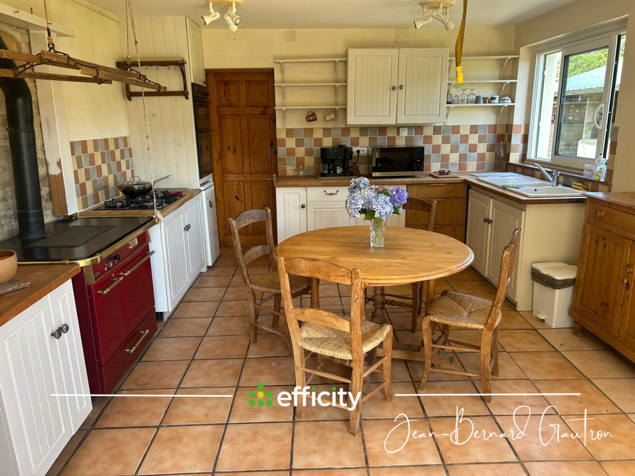  CORPS de FERME - 144 m² - ÉCURIE - CARRIÈRE - 1.87 HA