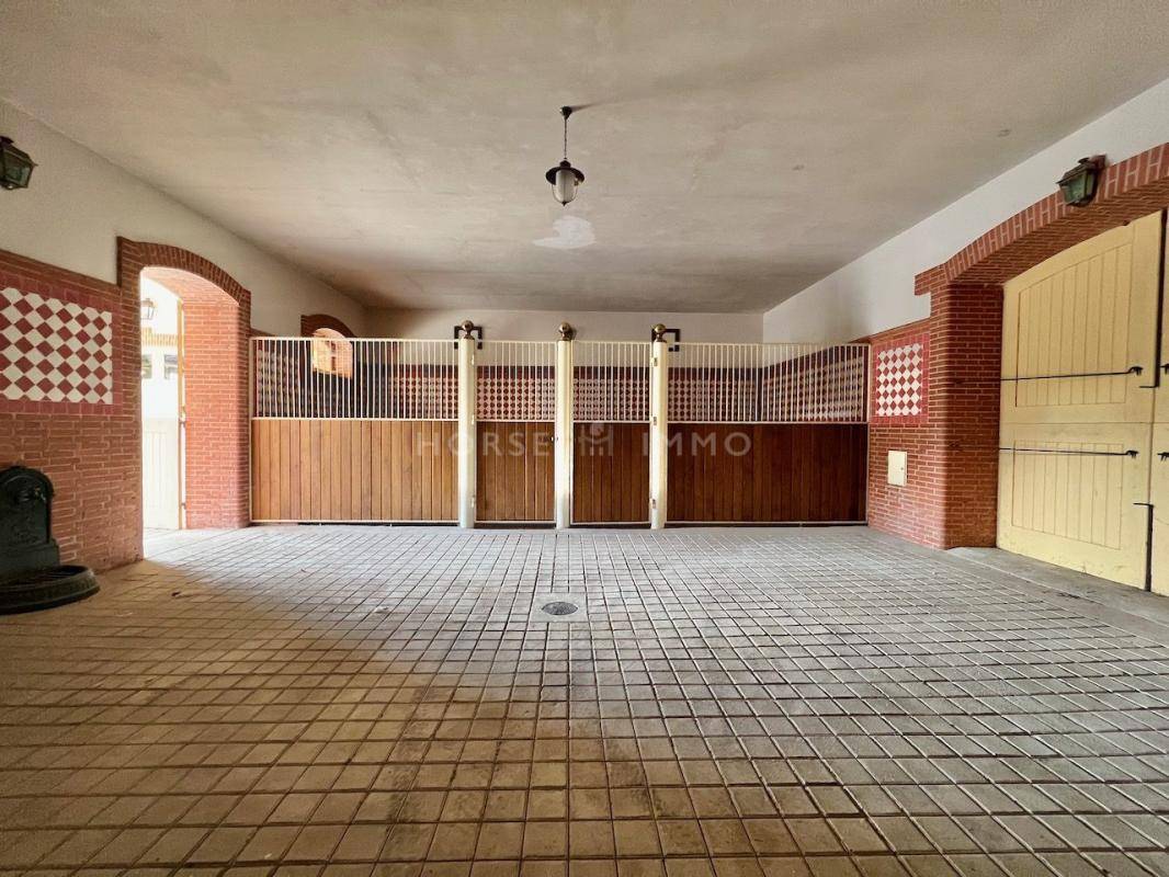 Chateau class&eacute; 130ha