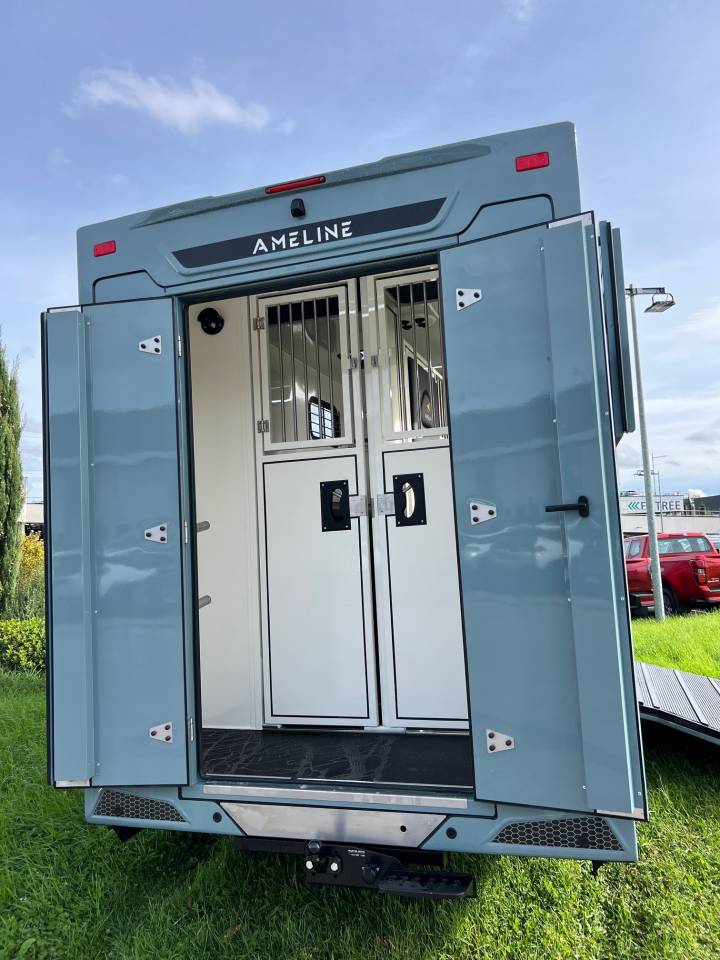 Ameline Haras - 5 passagers - 2 chevaux &ndash; Renaut Master