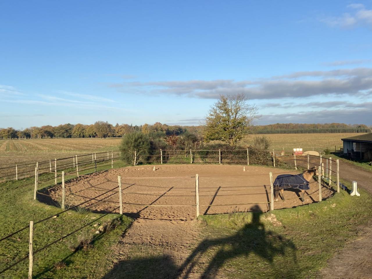 Ecurie de propri&eacute;taire sur 2 ha en Sologne