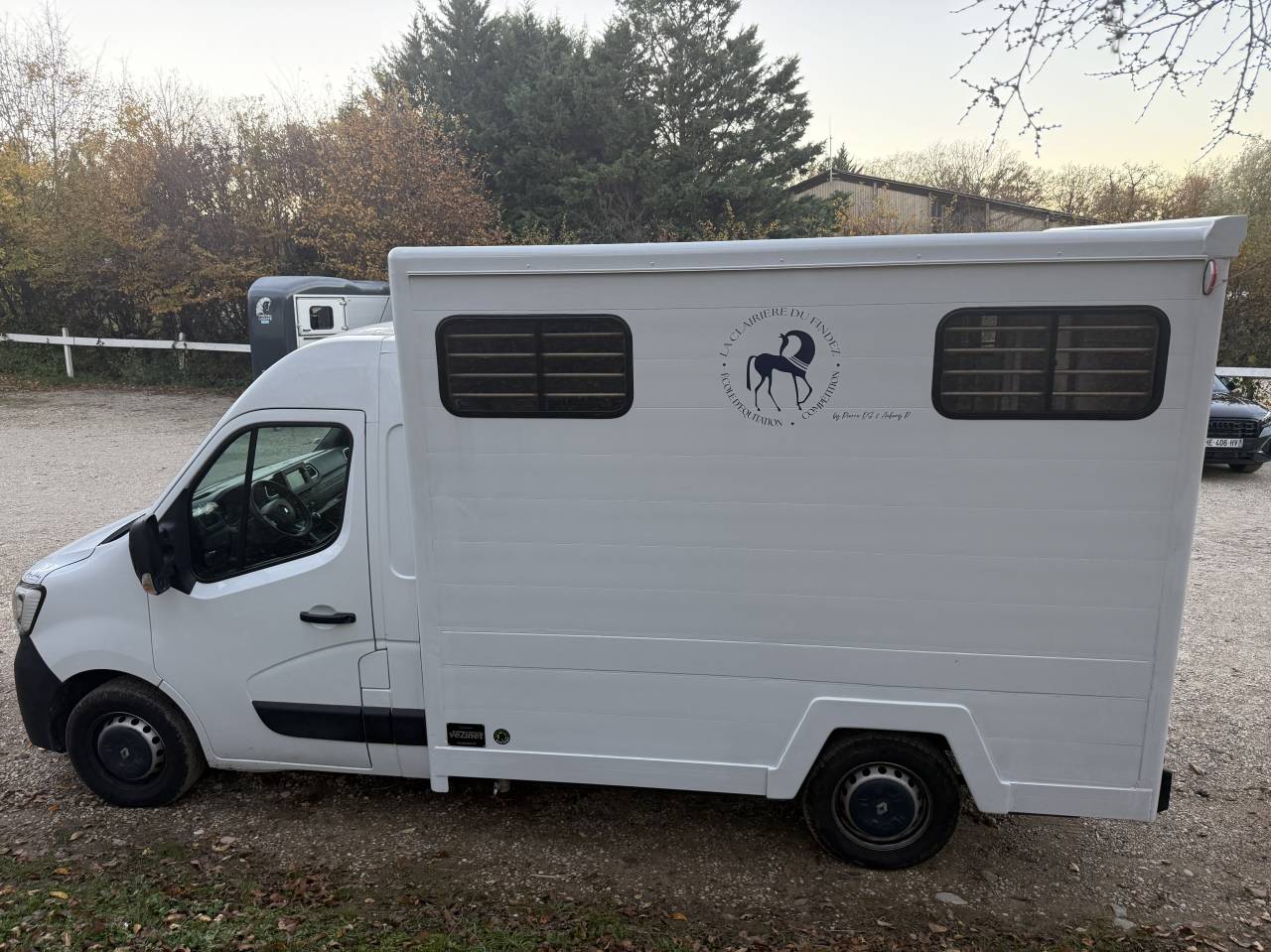&Agrave; vendre petit camion chevaux 